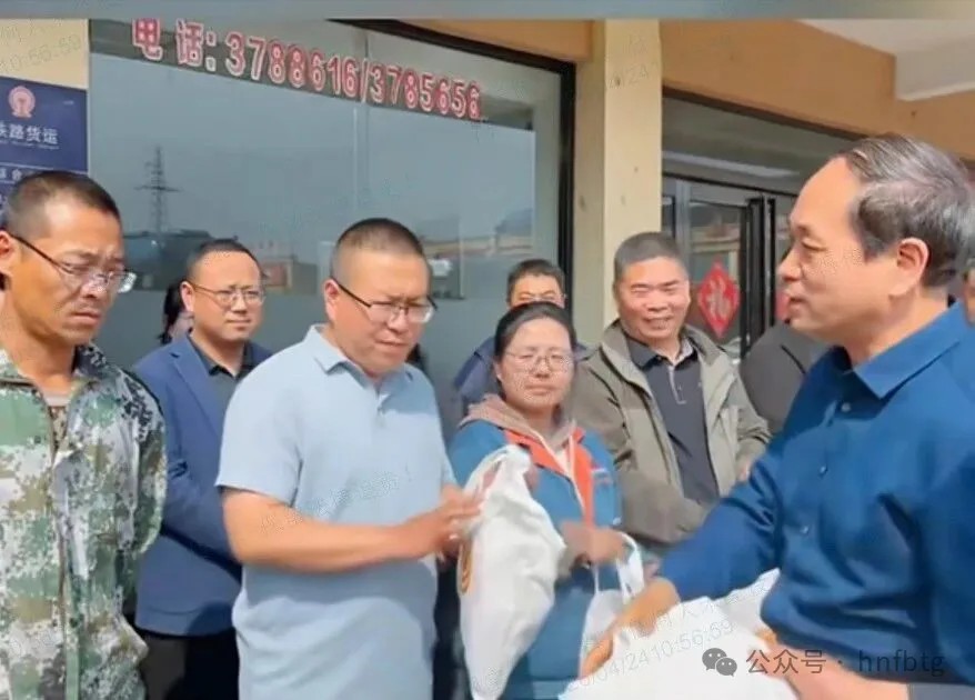 栗强云到乐动网站-乐动（中国）一站式服务官方网站
物流园走访慰问货运司机